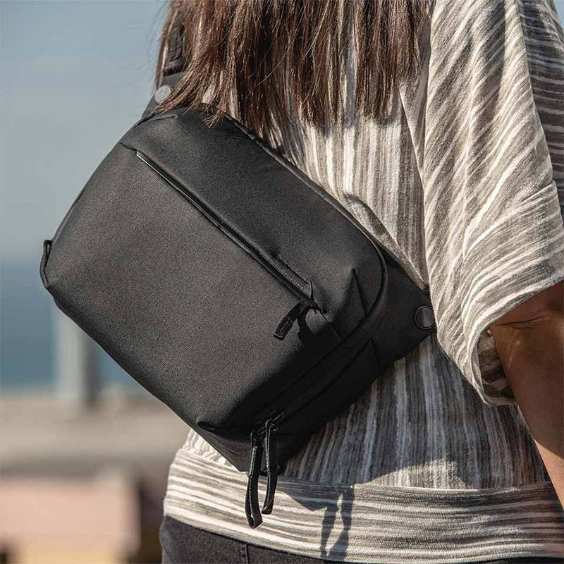 Peak Design Everyday Sling 6L v2 – Black · Camera Sling Bag · 11" Tablet Sleeve