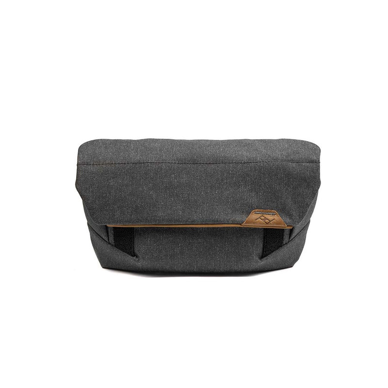 Peak Design Field Pouch V2 Charcoal roll-top organizer pouch – image 2