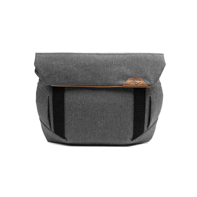 Peak Design Field Pouch V2 Charcoal roll-top organizer pouch – image 1