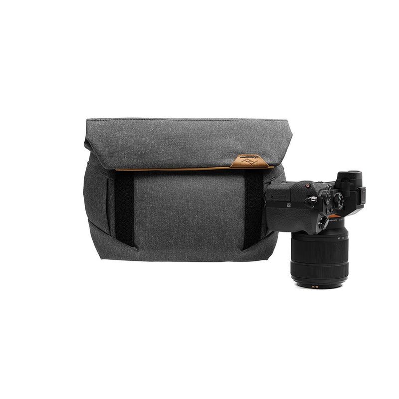 Peak Design Field Pouch V2 Charcoal roll-top organizer pouch – image 4