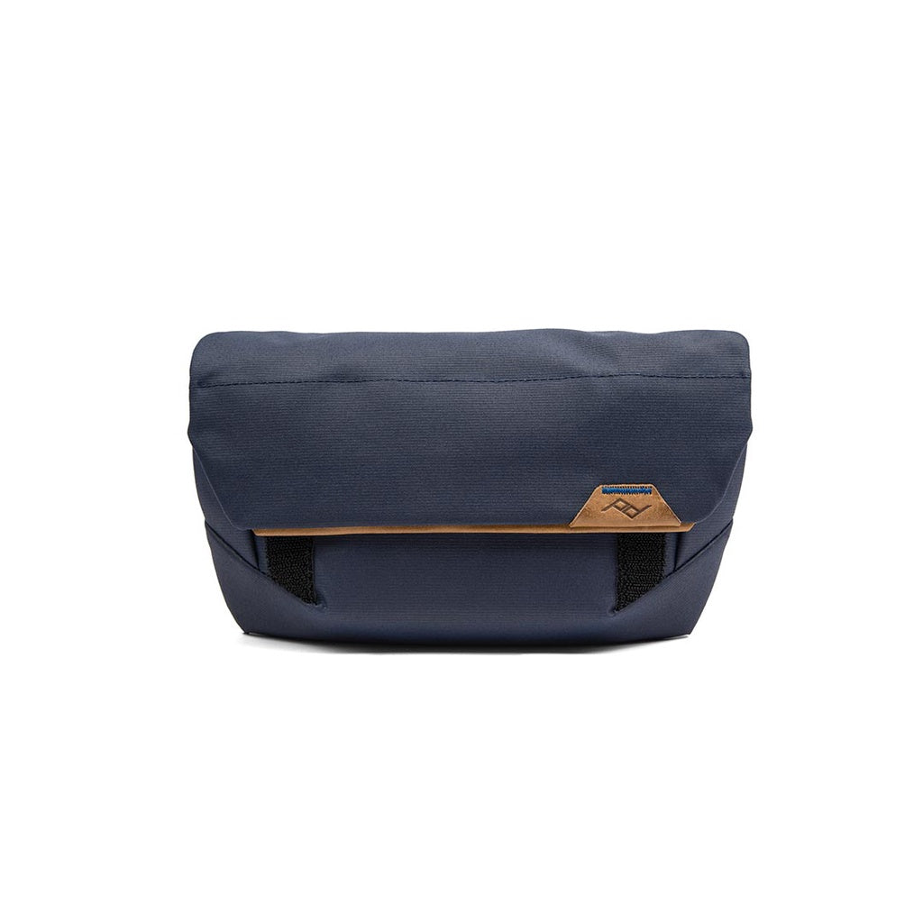 Peak Design Field Pouch V2 Midnight roll-top organizer pouch – image 1