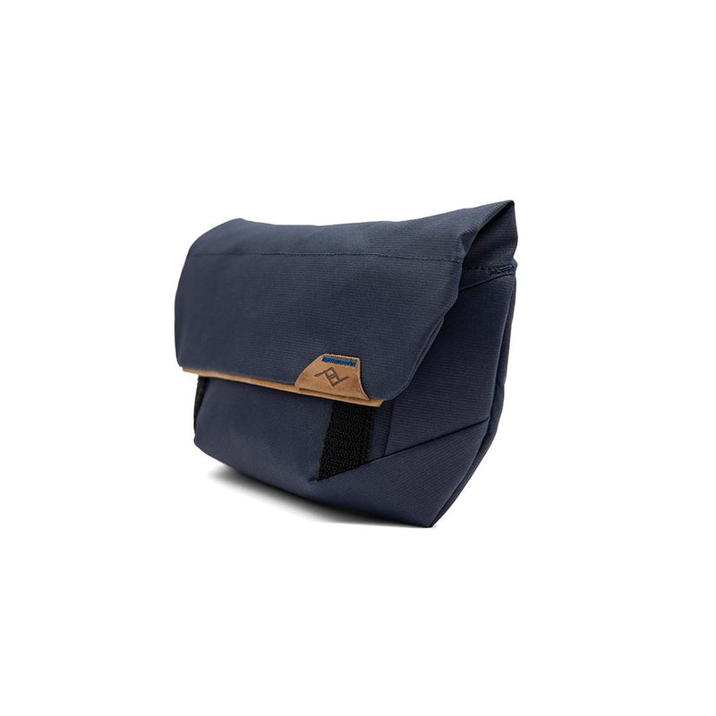 Peak Design Field Pouch V2 Midnight roll-top organizer pouch – image 4