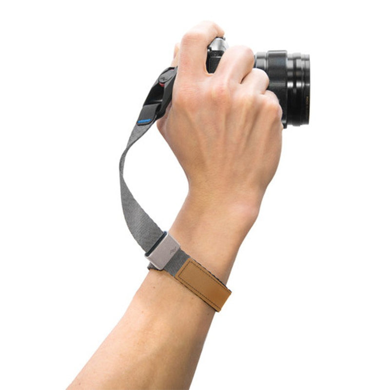 Peak Design Cuff สายคล้องข้อมือกล้องสี Ash – ภาพที่ 4