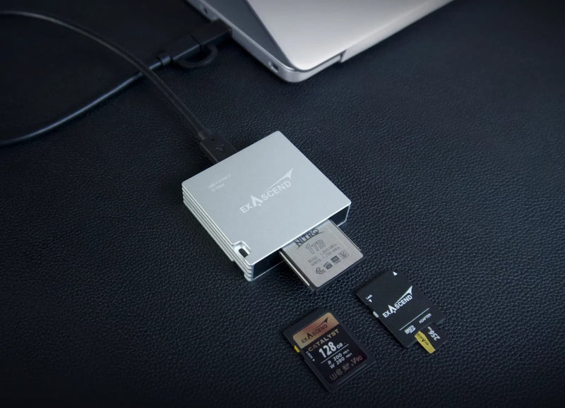 Exascend Essential 4-in-1 Card Reader อุปกรณ์ในชุด