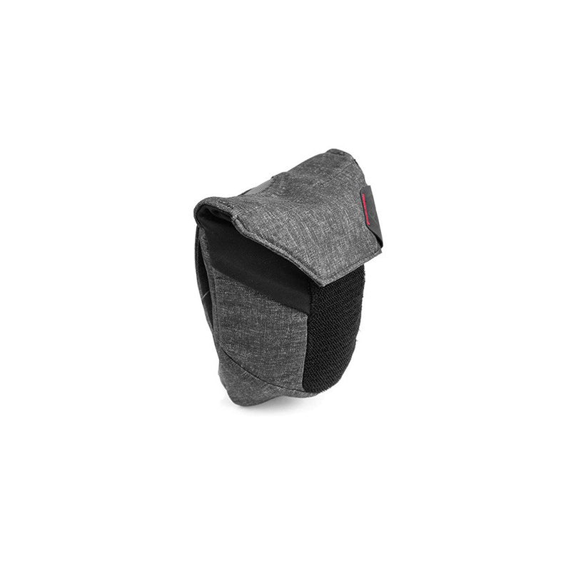 Peak Design Range Pouch Small lens pouch in Charcoal – image 2